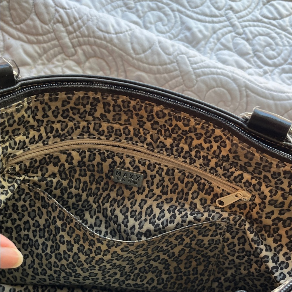 Chic Black Women's Shoulder Bag - Picture 5 of 11